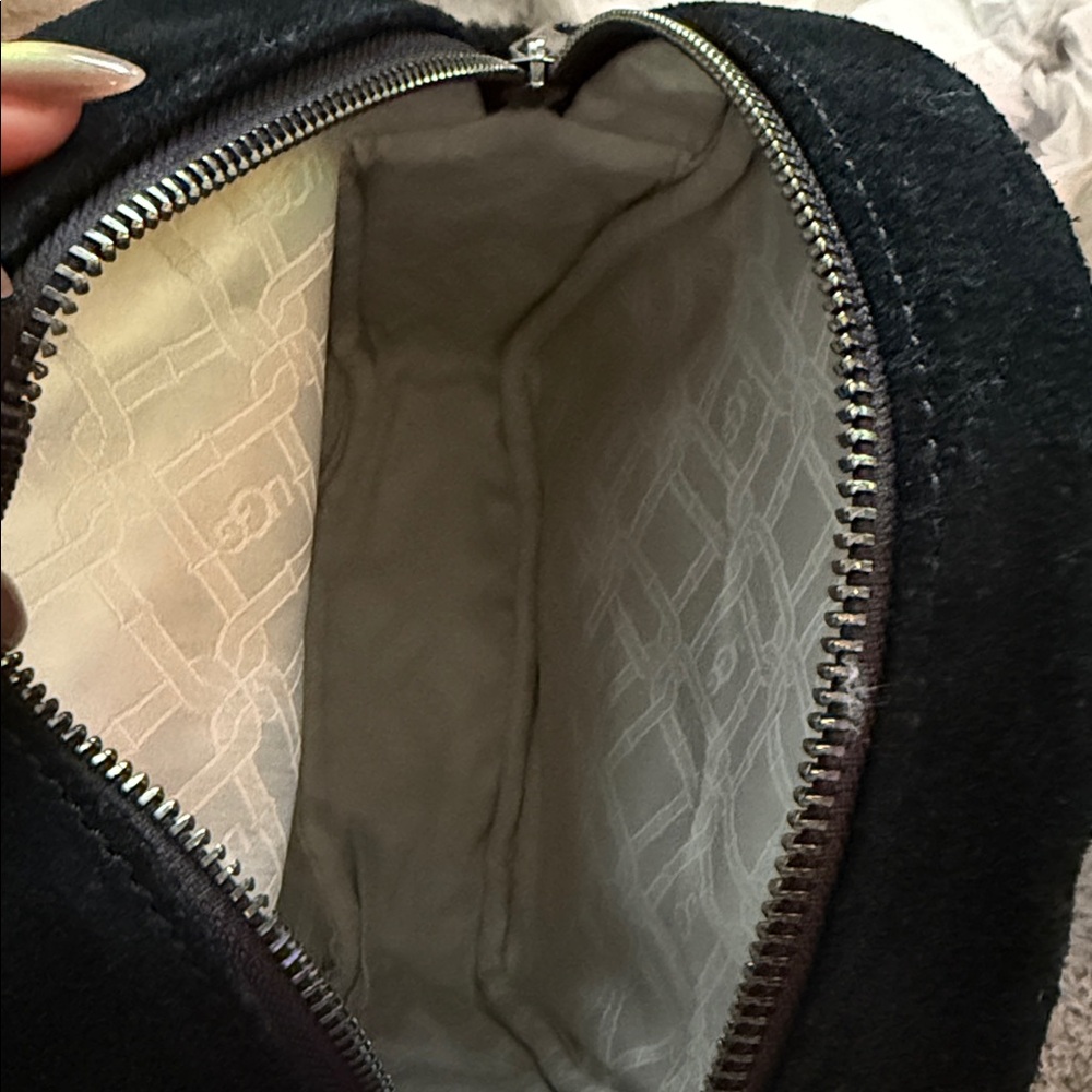 UGG Black Shearling Women's Backpack with duster. - Picture 5 of 7